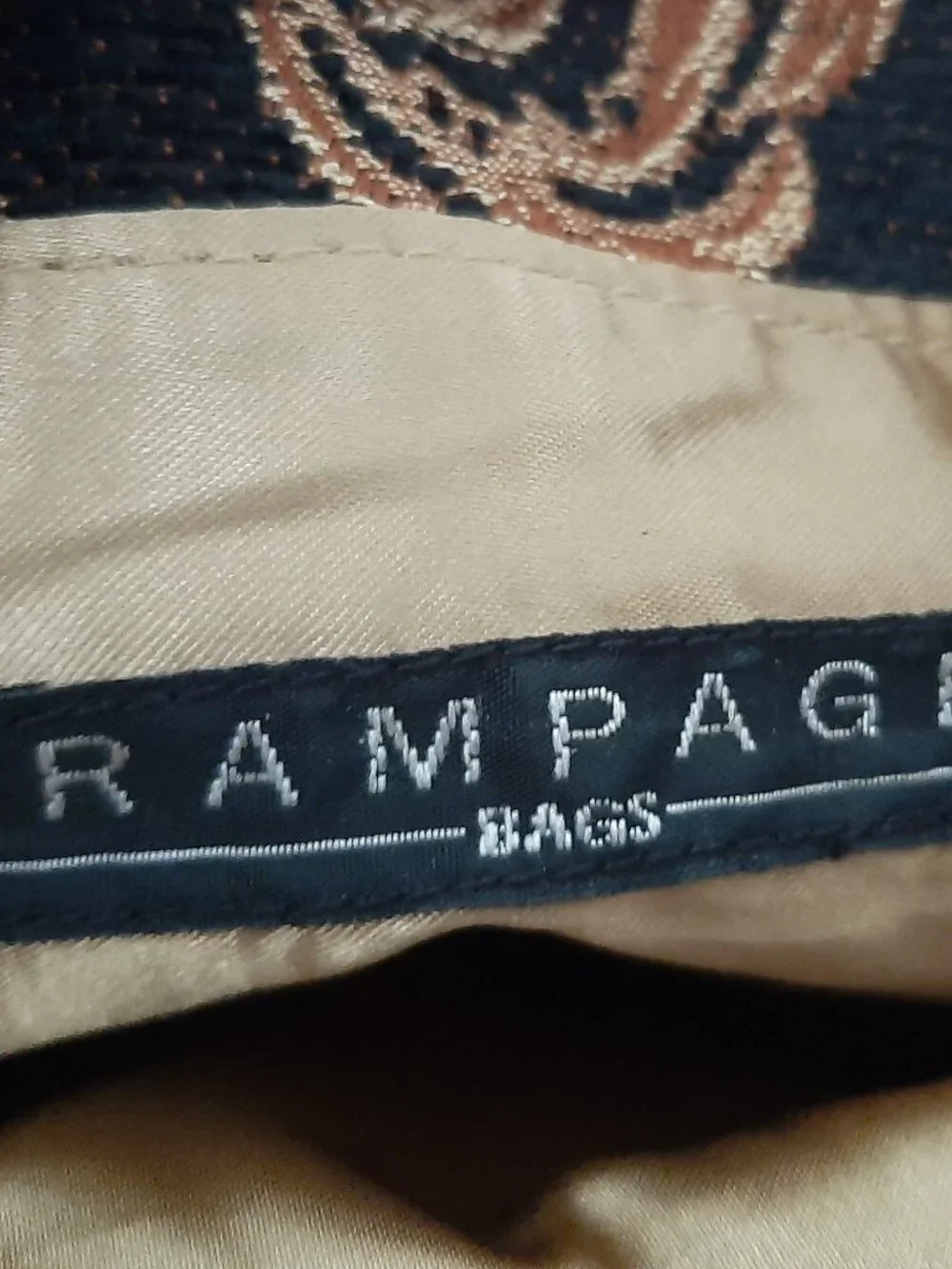 RAMPAGE BROCADE SHOULDER BAG - Picture 5 of 8